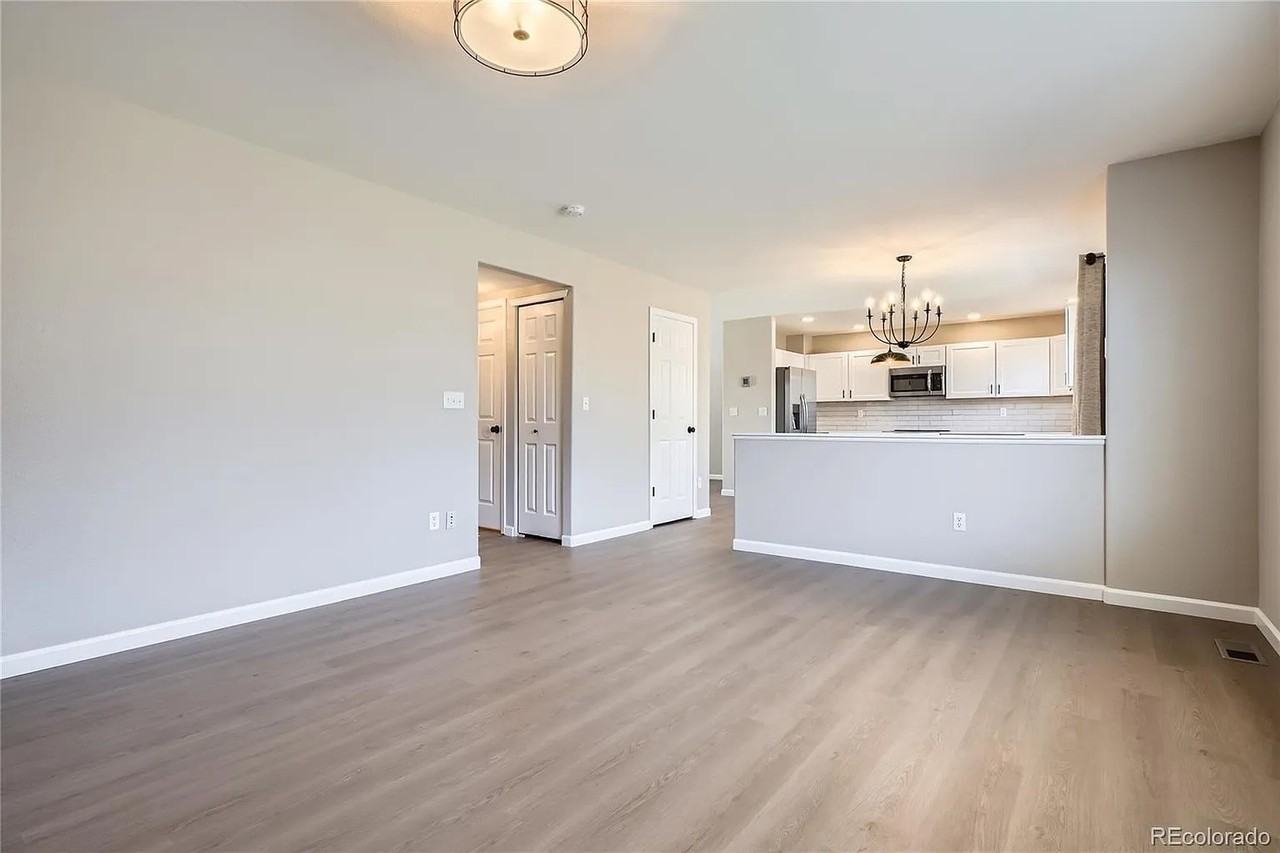 1169 N Tabor Dr - Photo 4 of 23