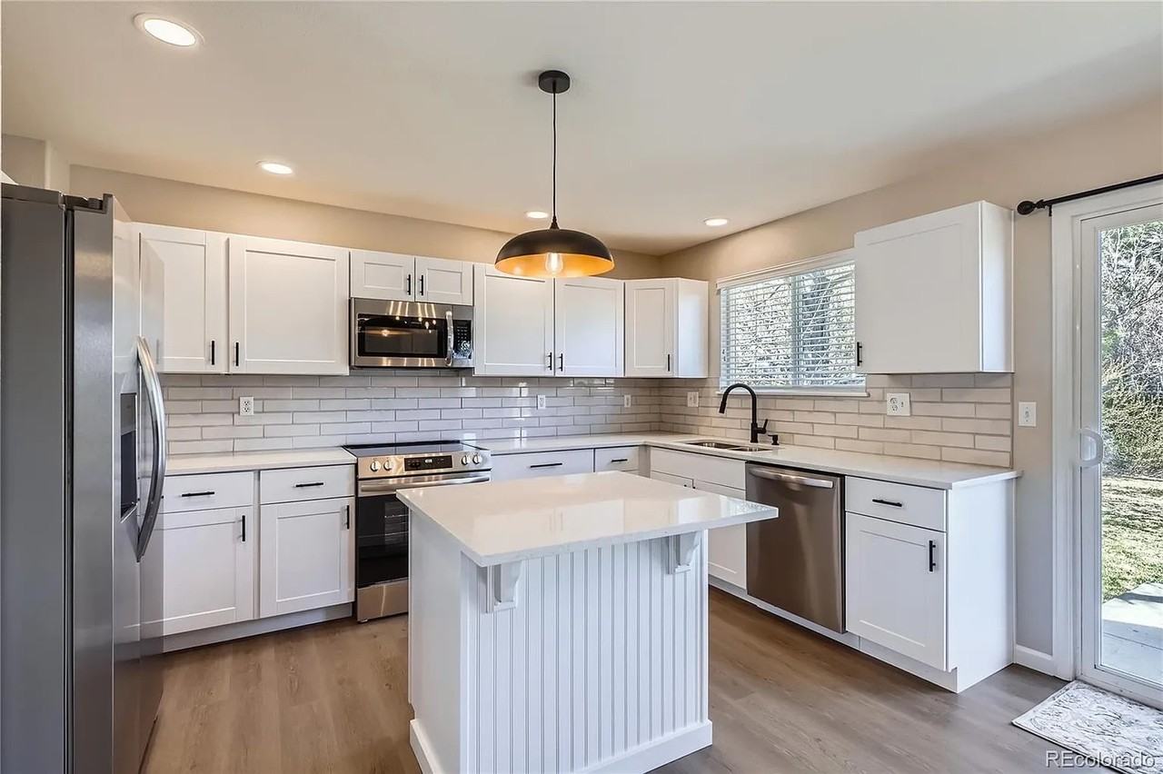 1169 N Tabor Dr - Photo 5 of 23