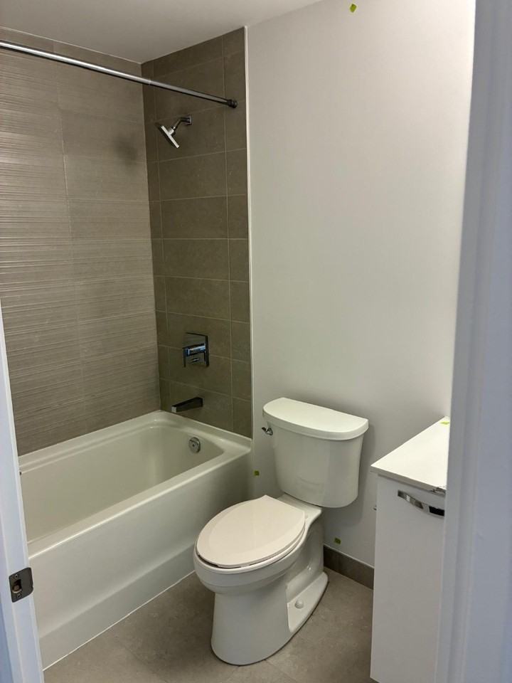 75 James St S #824 - Photo 5 of 14