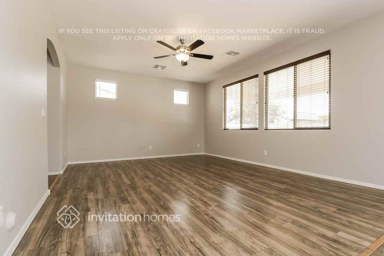 17601 W Lilac St - Photo 3 of 16