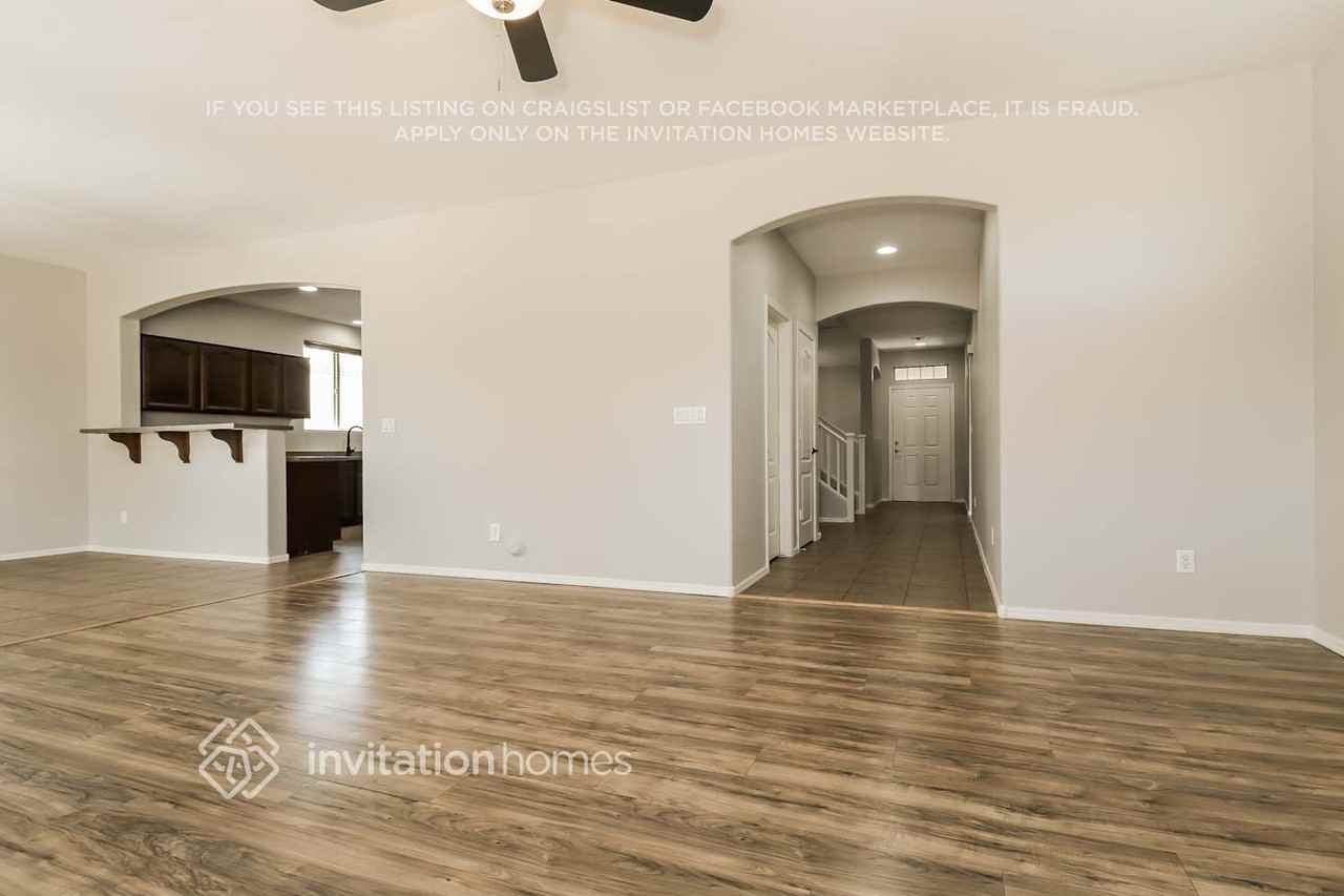 17601 W Lilac St - Photo 4 of 16