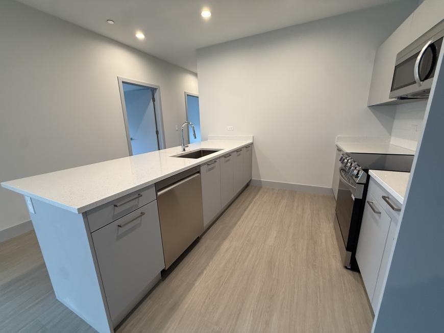 6350 N Glenwood Ave - Photo 3 of 10