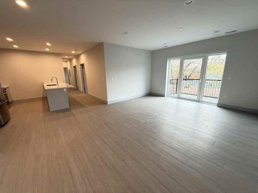 6350 N Glenwood Ave - Photo 4 of 10