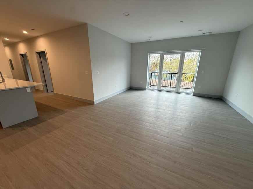 6350 N Glenwood Ave - Photo 5 of 10