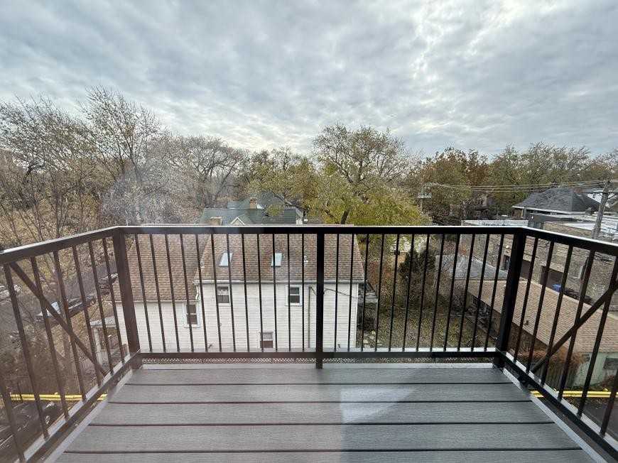 6350 N Glenwood Ave - Photo 6 of 10