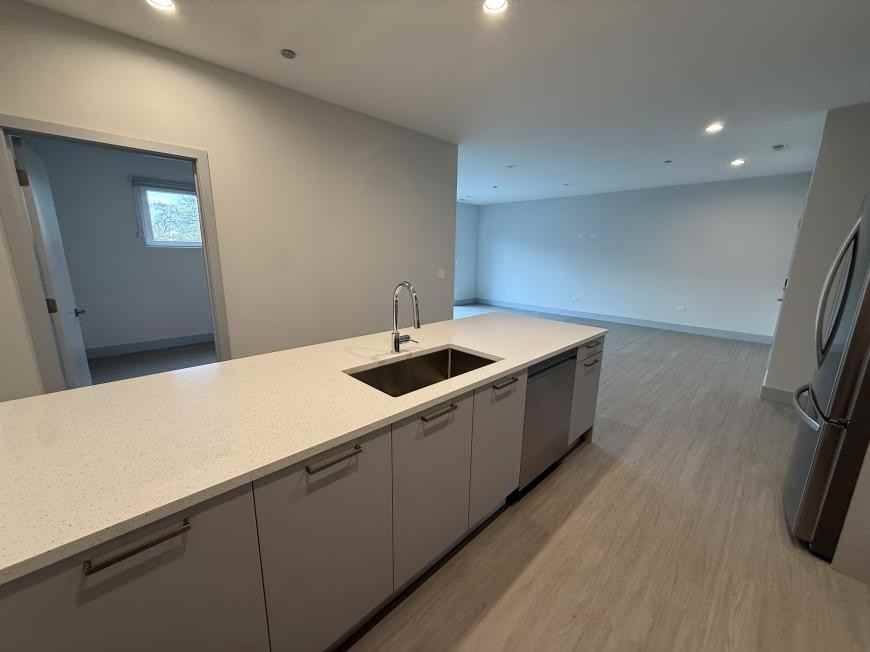 6350 N Glenwood Ave - Photo 7 of 10