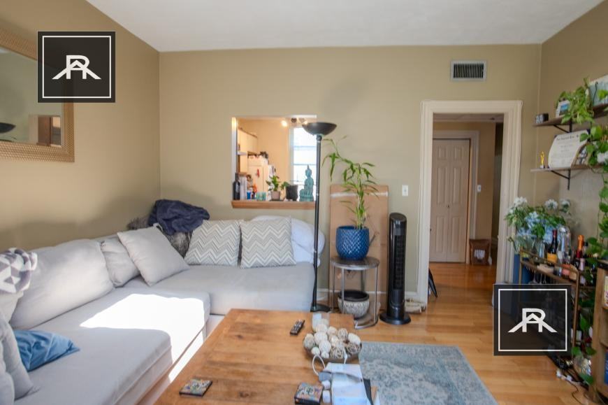 90 Gordon St - Photo 3 of 10