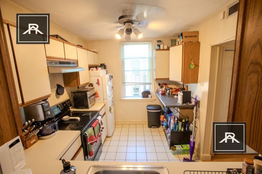 90 Gordon St - Photo 6 of 10