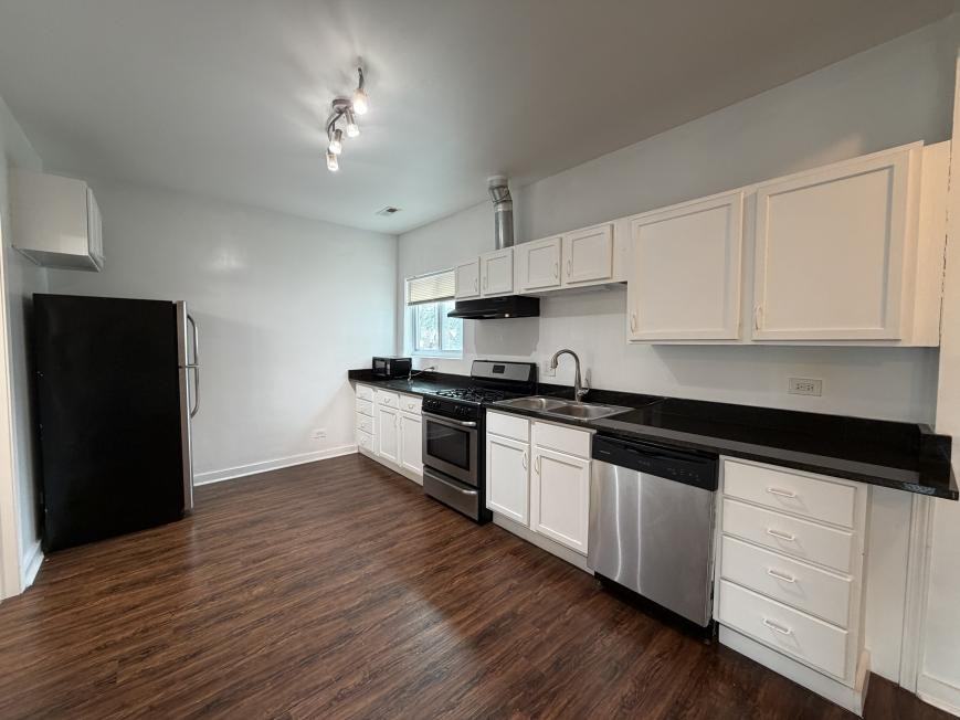 5833 W Irving Park Rd - Photo 2 of 10