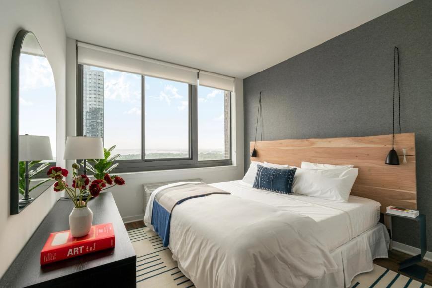 235 Grand St - Photo 3 of 10