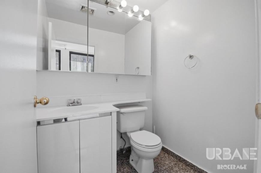 84 E 10th St - Photo 6 of 10