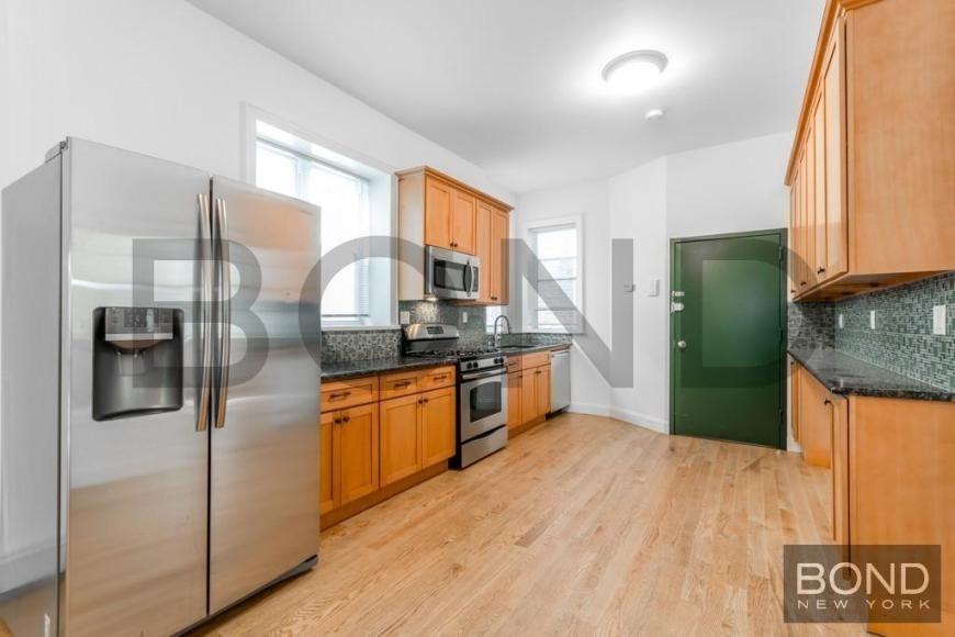 71 W 10th St - Photo 4 of 10