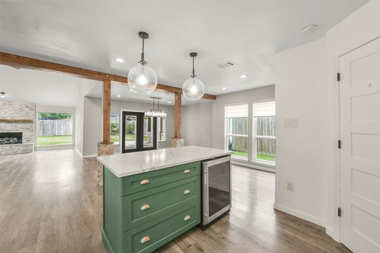 12111 Whittington Dr - Photo 5 of 18