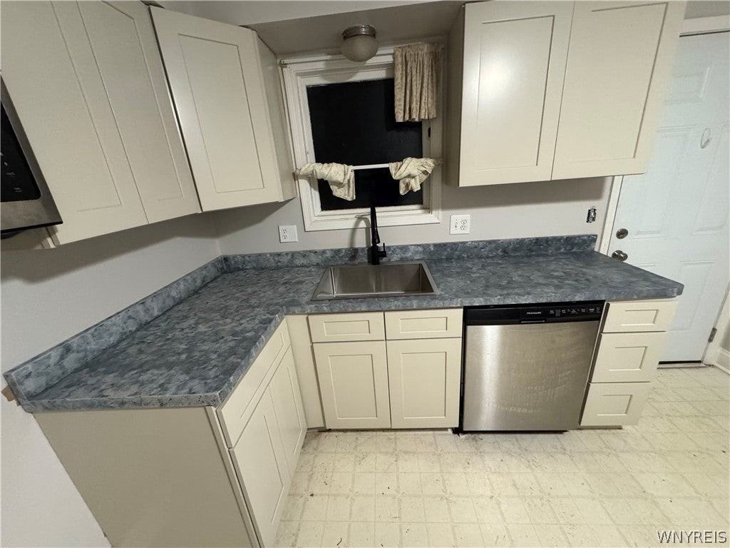 91 Marine Dr - Photo 2 of 7