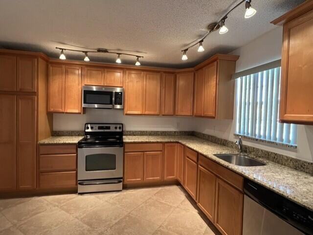 1301 Hempstead St - Photo 2 of 12