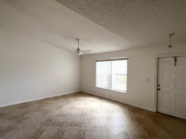 1301 Hempstead St - Photo 4 of 12