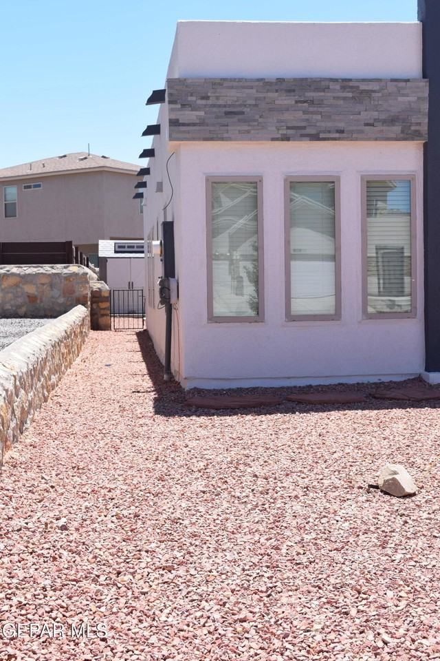 304 Playa Tronones Ave - Photo 3 of 39