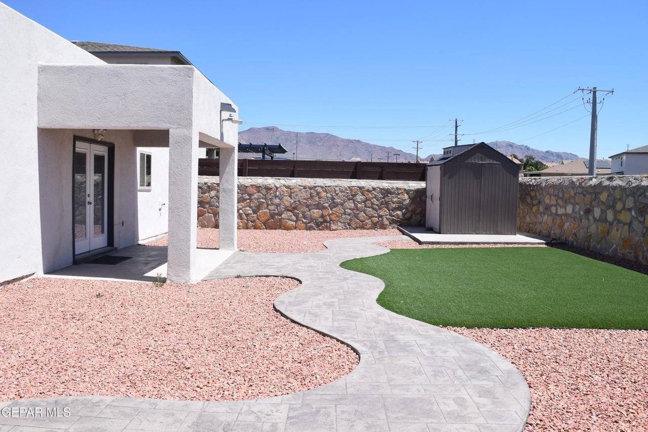 304 Playa Tronones Ave - Photo 5 of 39