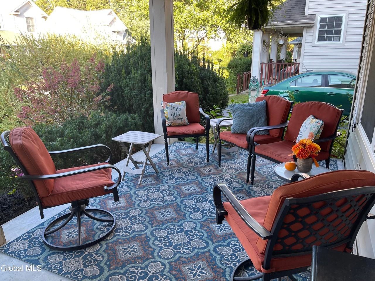 8 Furlong St - Photo 4 of 32