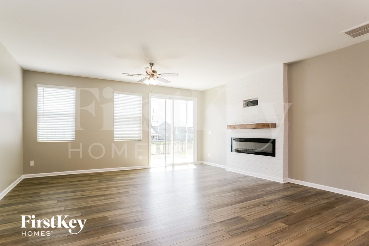 2527 Lorelei Ter - Photo 2 of 19