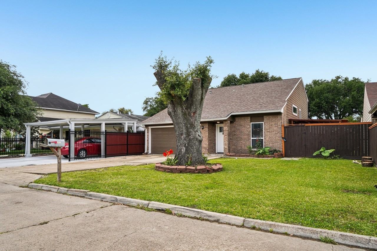 9721 Debbie Ln - Photo 2 of 28