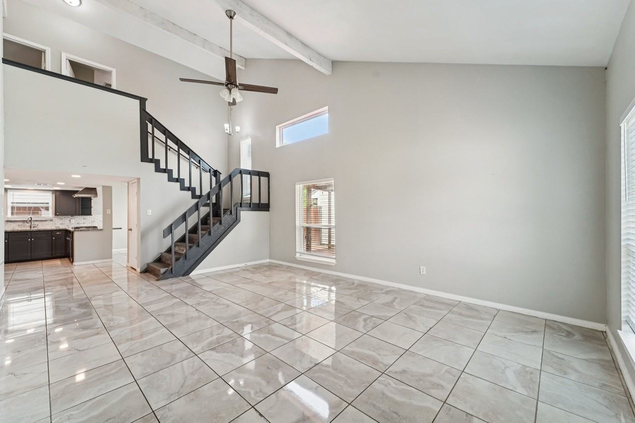 9721 Debbie Ln - Photo 6 of 28