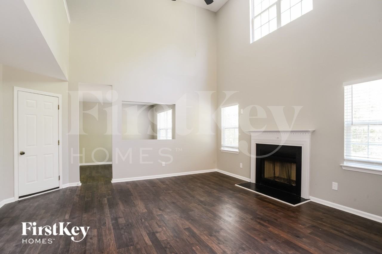 4230 Chatterleigh Dr - Photo 4 of 19