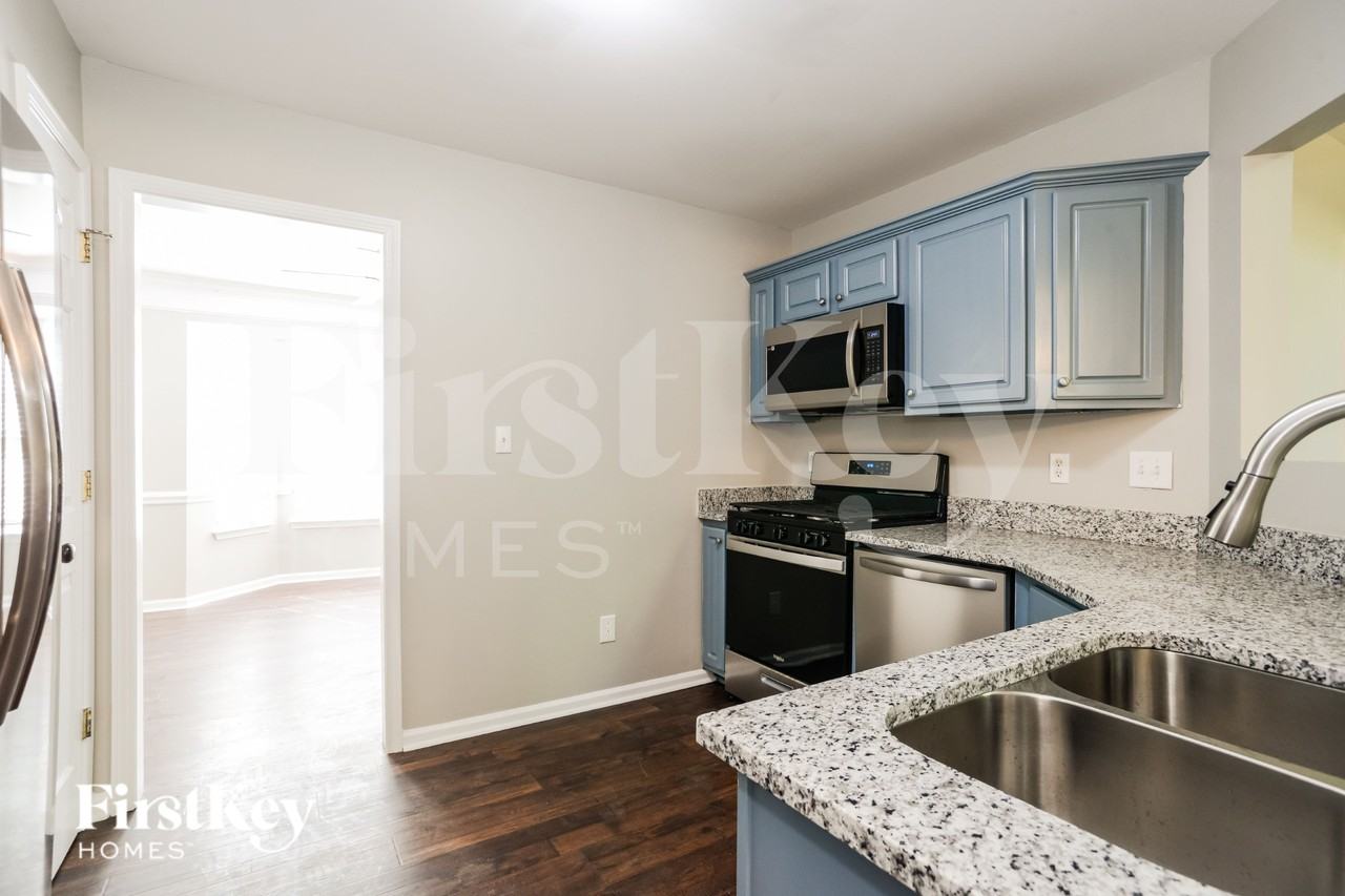 4230 Chatterleigh Dr - Photo 7 of 19