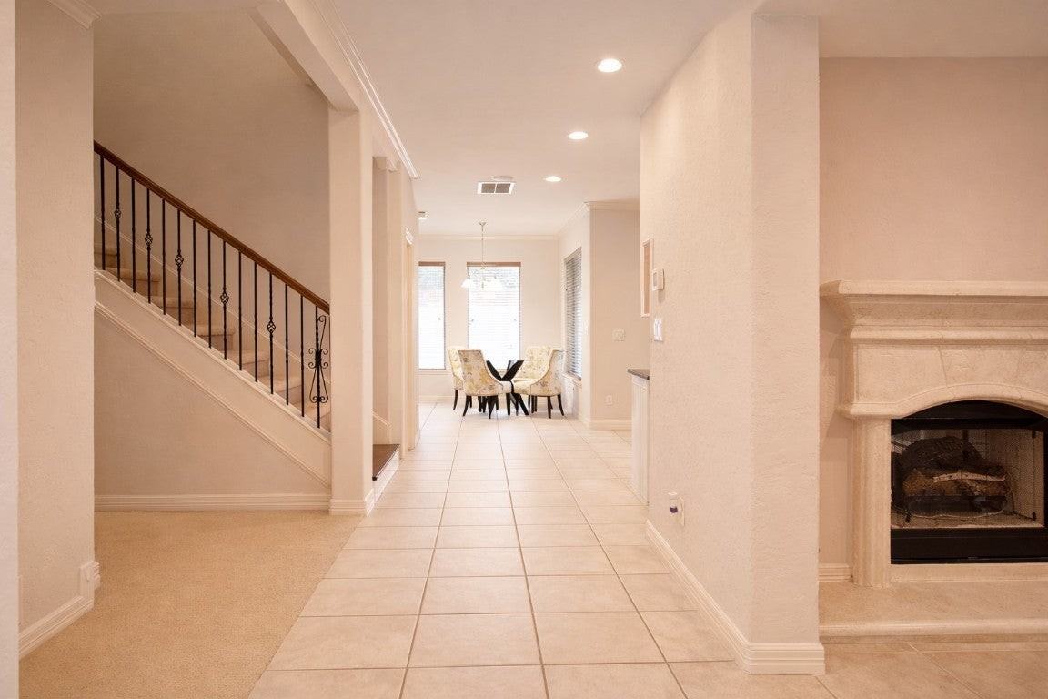 4327 Lake Walk Ct - Photo 5 of 27