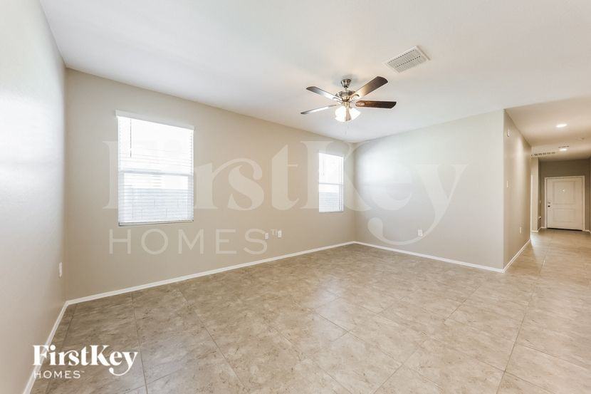 18442 W Faye Way - Photo 2 of 16