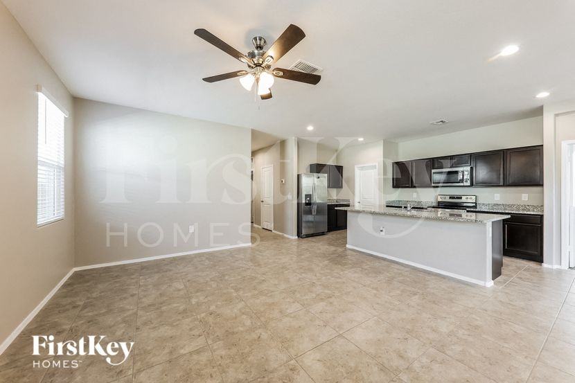 18442 W Faye Way - Photo 4 of 16