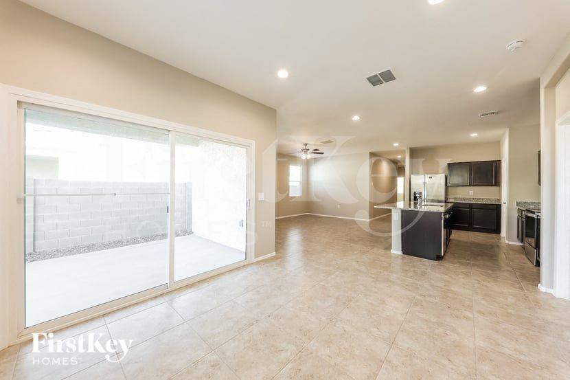 18442 W Faye Way - Photo 5 of 16