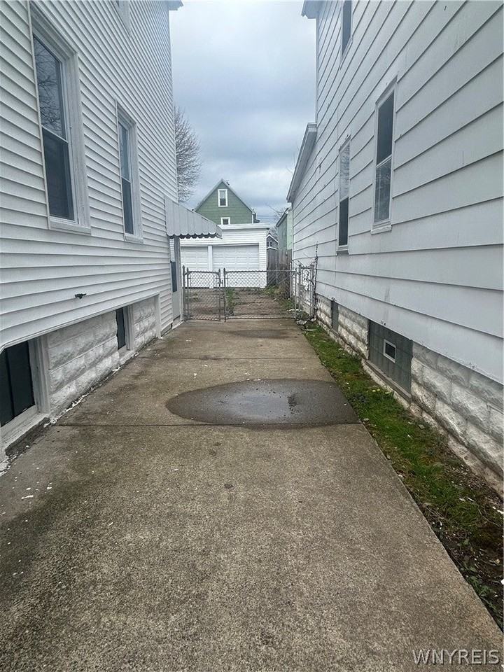 411 Lower Cambridge Avenue - Photo 2 of 13