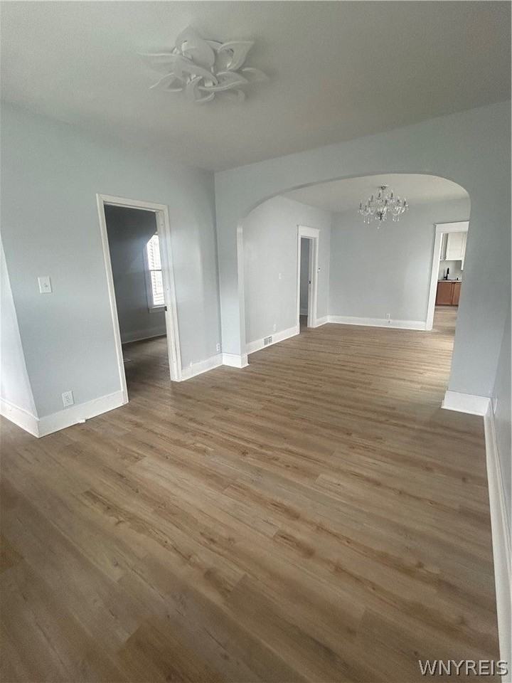 411 Lower Cambridge Avenue - Photo 4 of 13