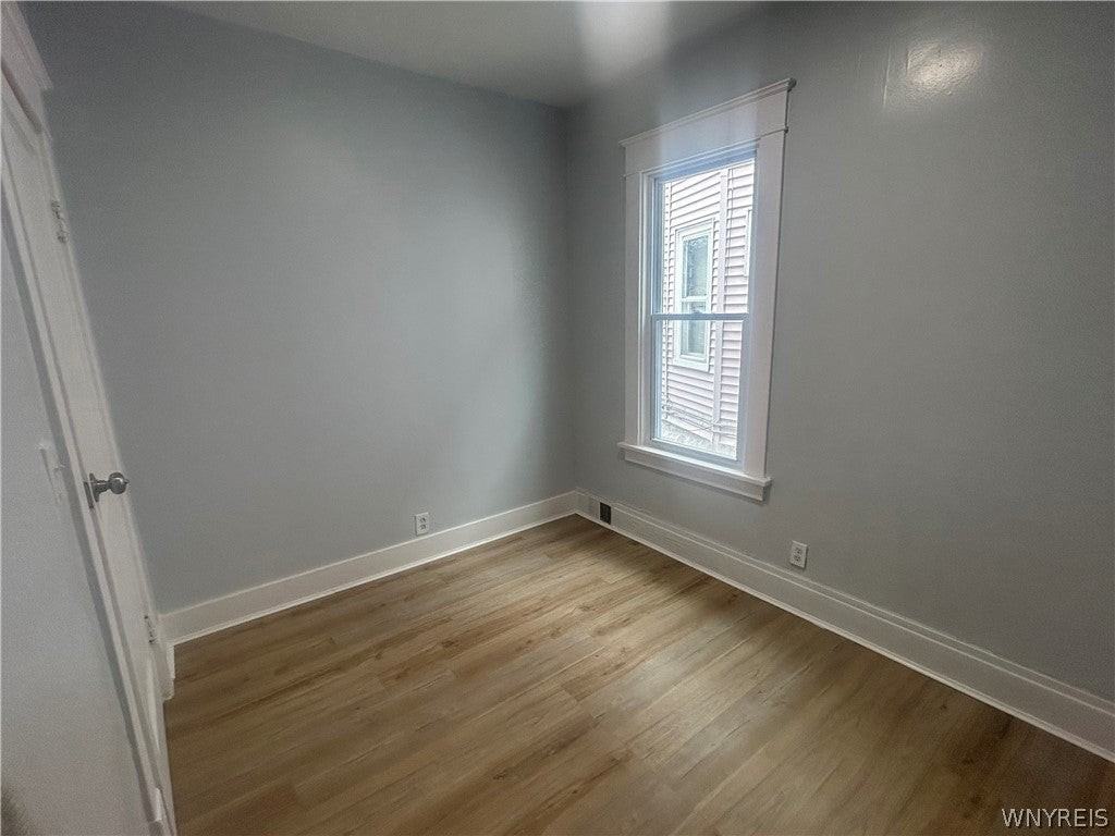 411 Lower Cambridge Avenue - Photo 6 of 13