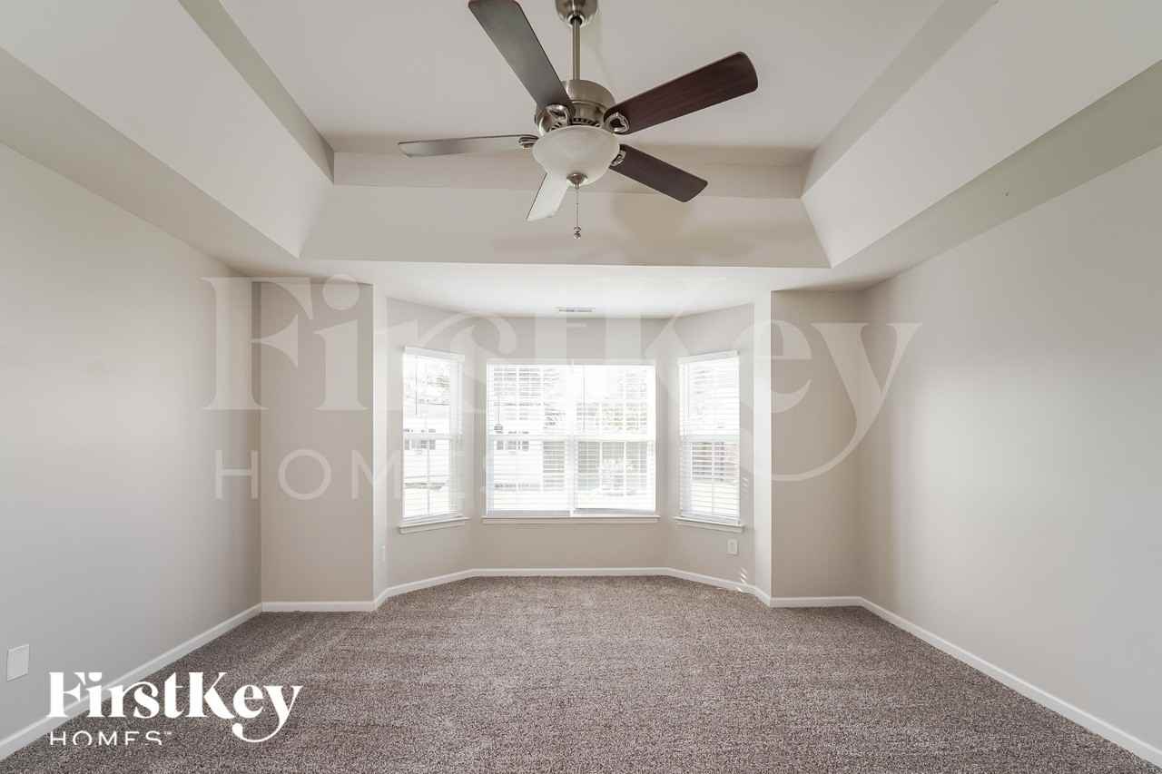 1915 Rockycreek Ln - Photo 5 of 15