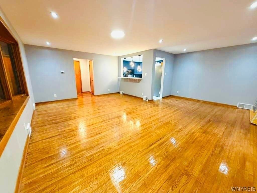 2791 N Forest Rd - Photo 5 of 14