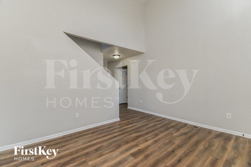 7606 Sistine Ln - Photo 2 of 15