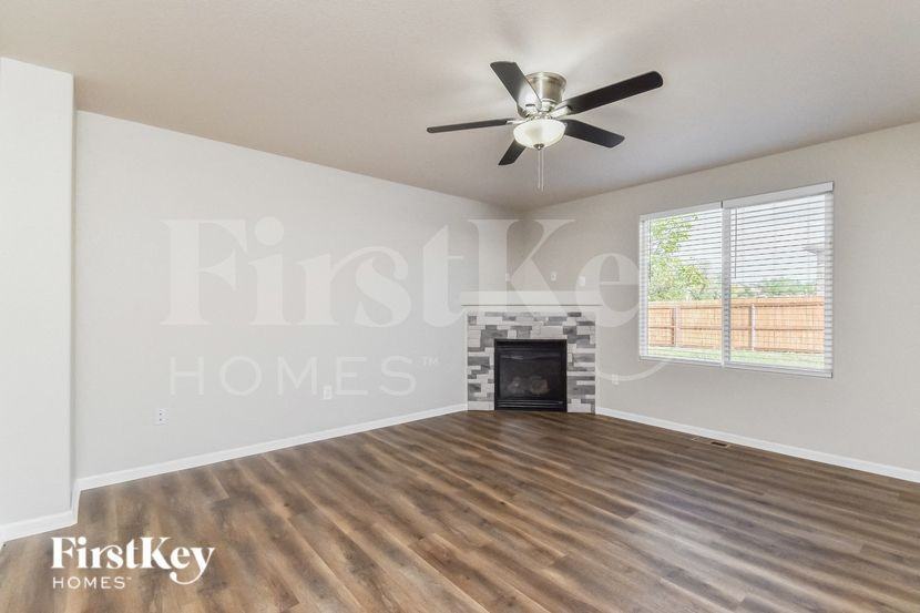 7606 Sistine Ln - Photo 3 of 15