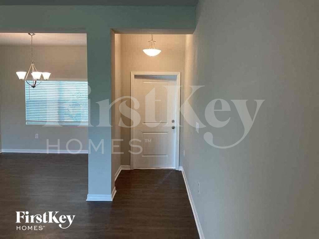 2216 Nw 18th Ter - Photo 2 of 11