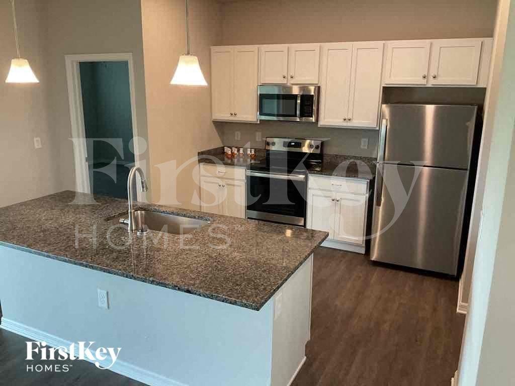 2216 Nw 18th Ter - Photo 5 of 11