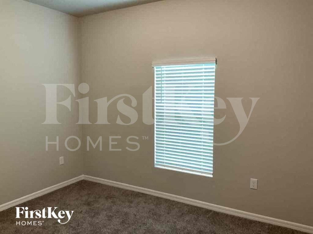 2216 Nw 18th Ter - Photo 6 of 11