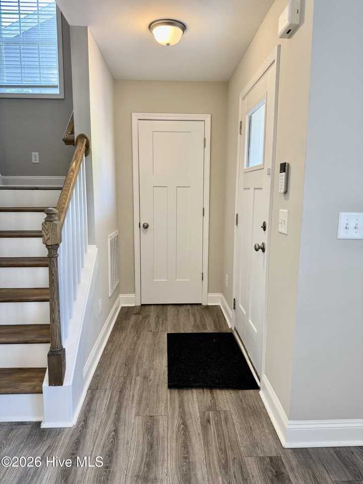 175 S Carlisle St - Photo 3 of 24