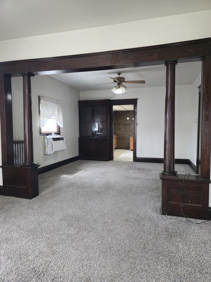 121 Davis Ave - Photo 3 of 10