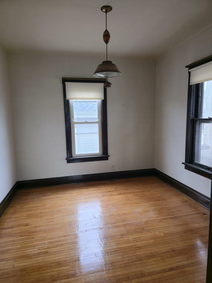 121 Davis Ave - Photo 4 of 10