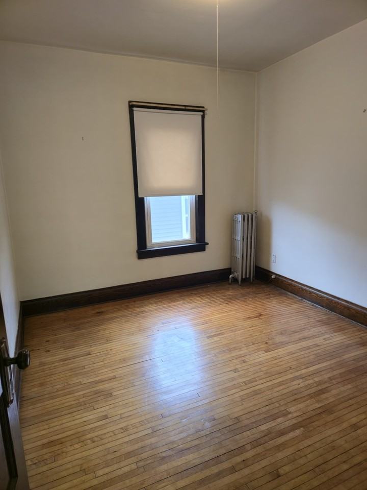 121 Davis Ave - Photo 5 of 10