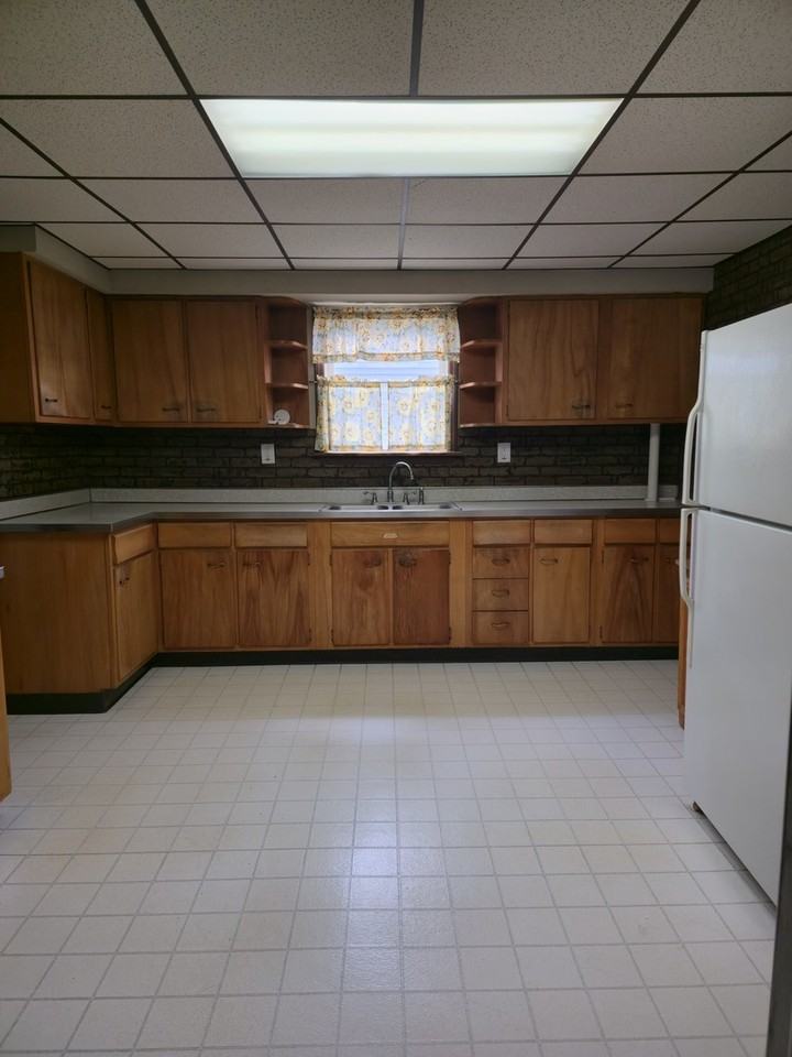 121 Davis Ave - Photo 7 of 10