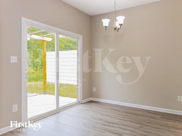 8319 Knapp Ct - Photo 4 of 15