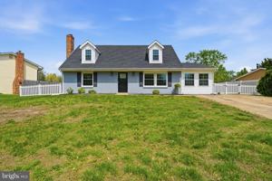 featured image of 6 Greystone Cir