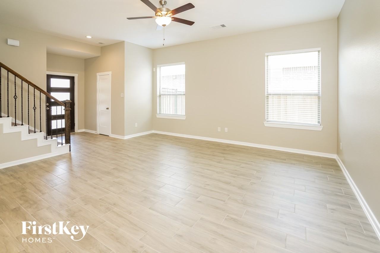 27005 Sofia Forest Dr - Photo 3 of 15